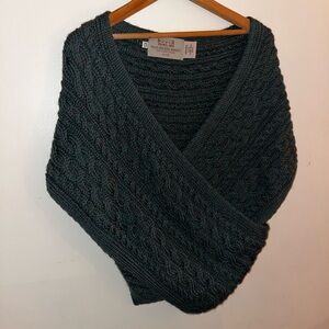 Classic V-Neck Cable Knit Sweater - Dark Gray